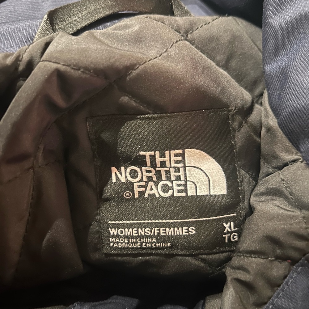 North face jacket - Picture 3 of 3